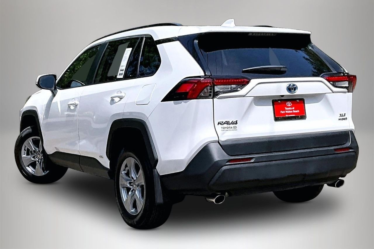 Used 2024 White Toyota XLE image 4