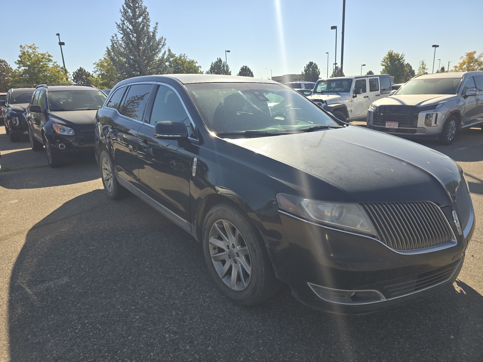 Used 2013 Tuxedo Black Metallic Lincoln Livery image 19