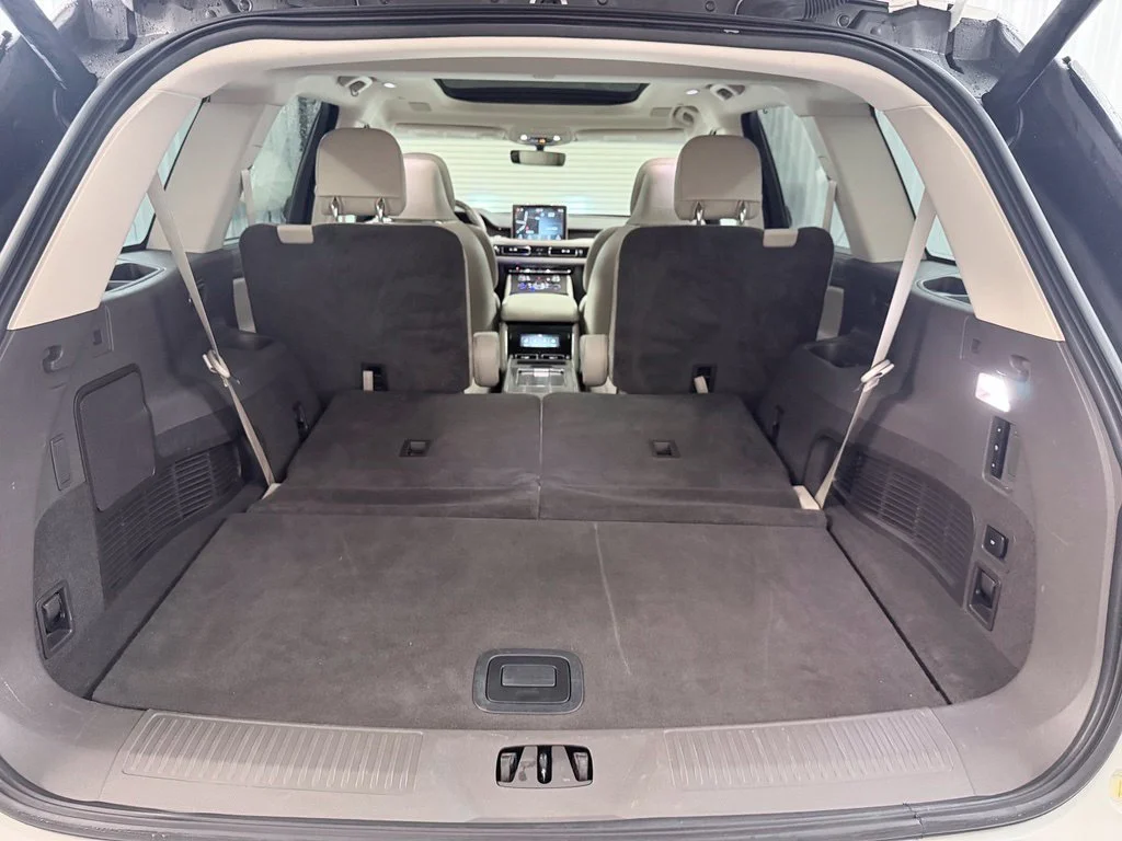 Used 2020 White Lincoln Reserve image 39