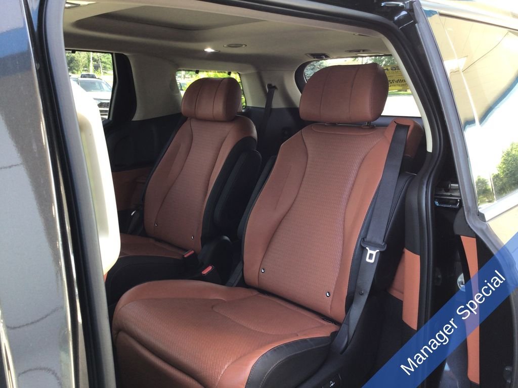 Used 2023 Gray Kia SX Prestige image 33