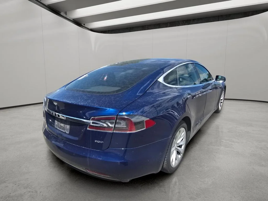 Used 2017 Deep Blue Metallic Tesla 90D image 9