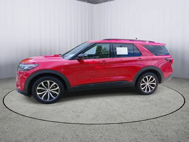 Used 2025 Red Ford ST-Line image 2