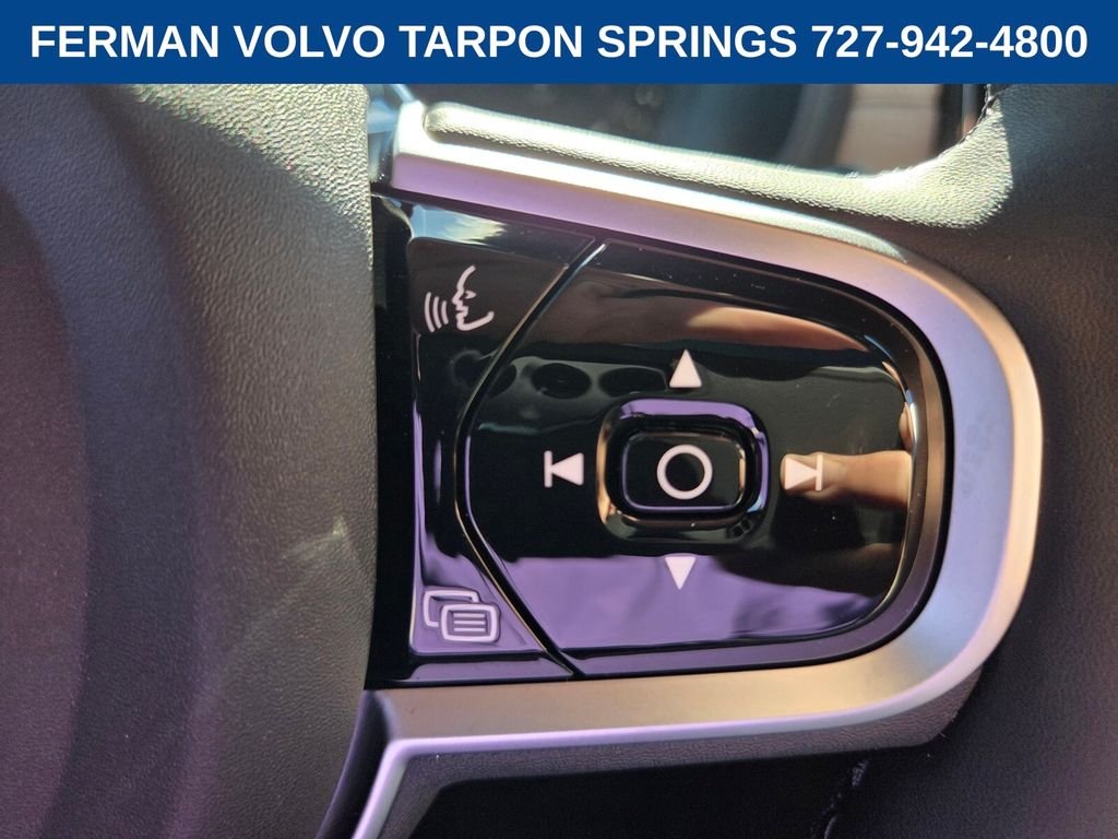 New 2026 White Volvo B6 Plus 7-Seater image 30