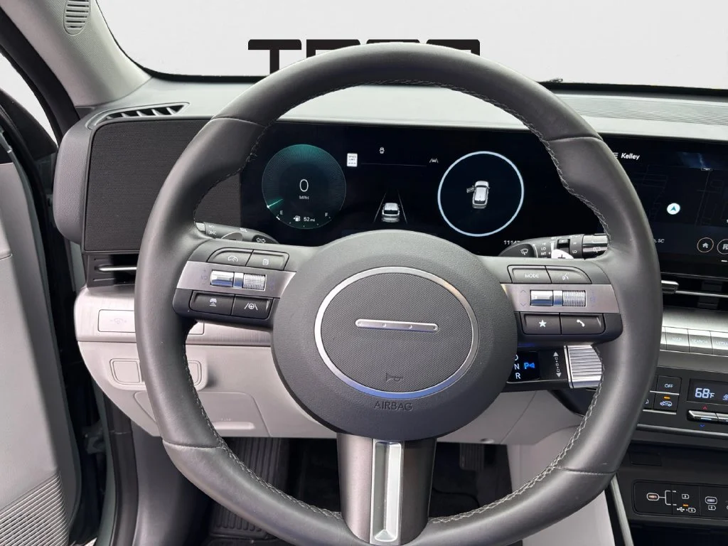 Used 2025 Green Hyundai SEL Convenience image 17