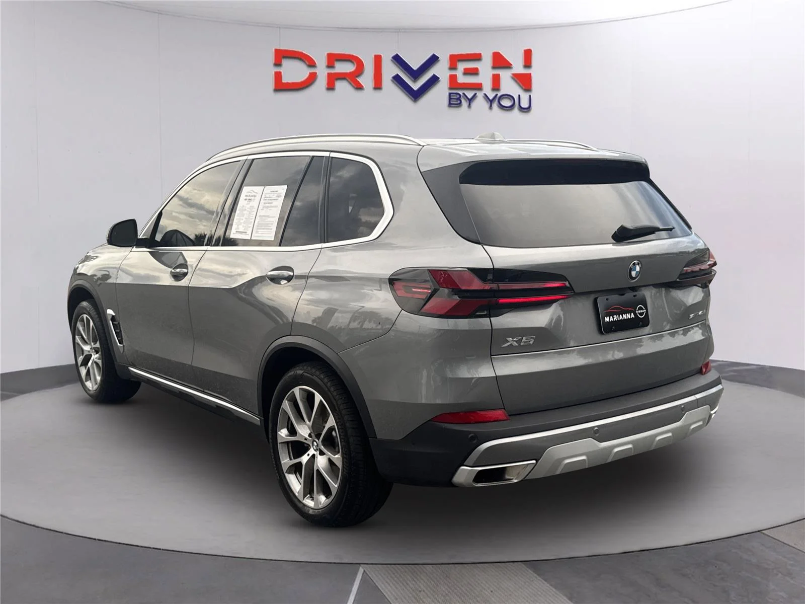 Used 2026 Skyscraper Grey Metallic BMW sDrive40i image 6