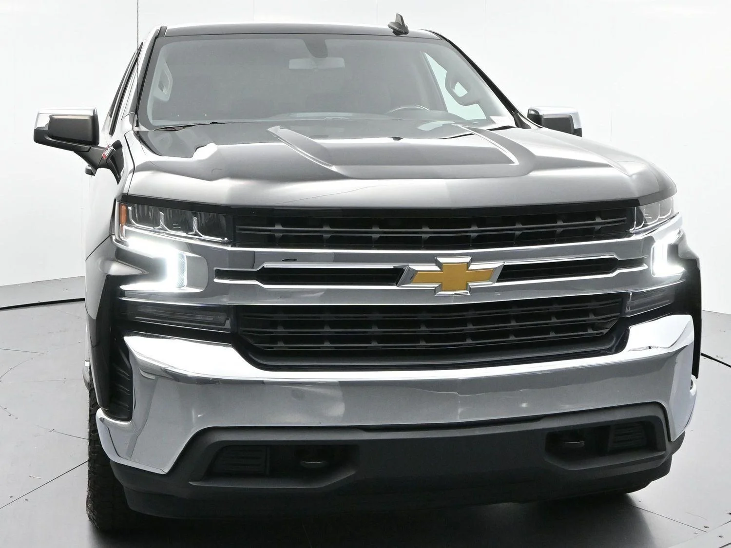 Used 2022 Black Chevrolet LT image 2