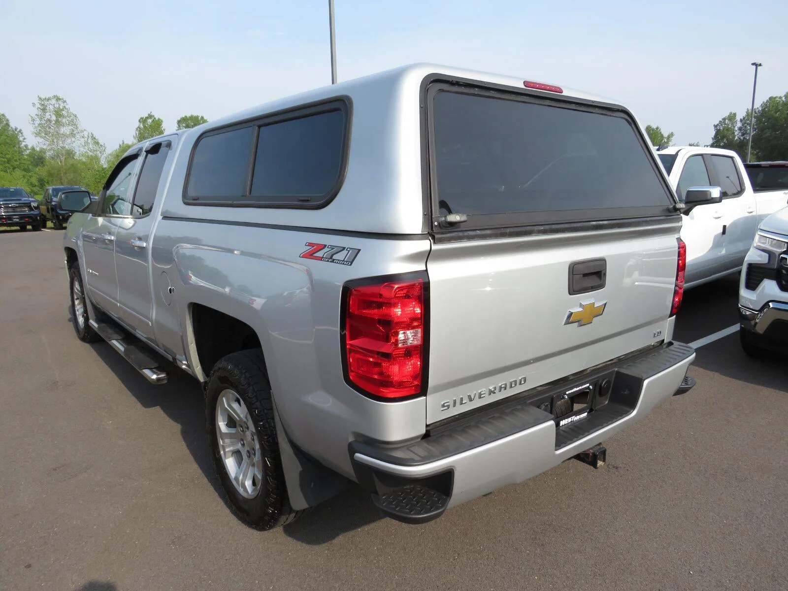 Used 2019 SILVER ICE METALLIC Chevrolet LT image 16