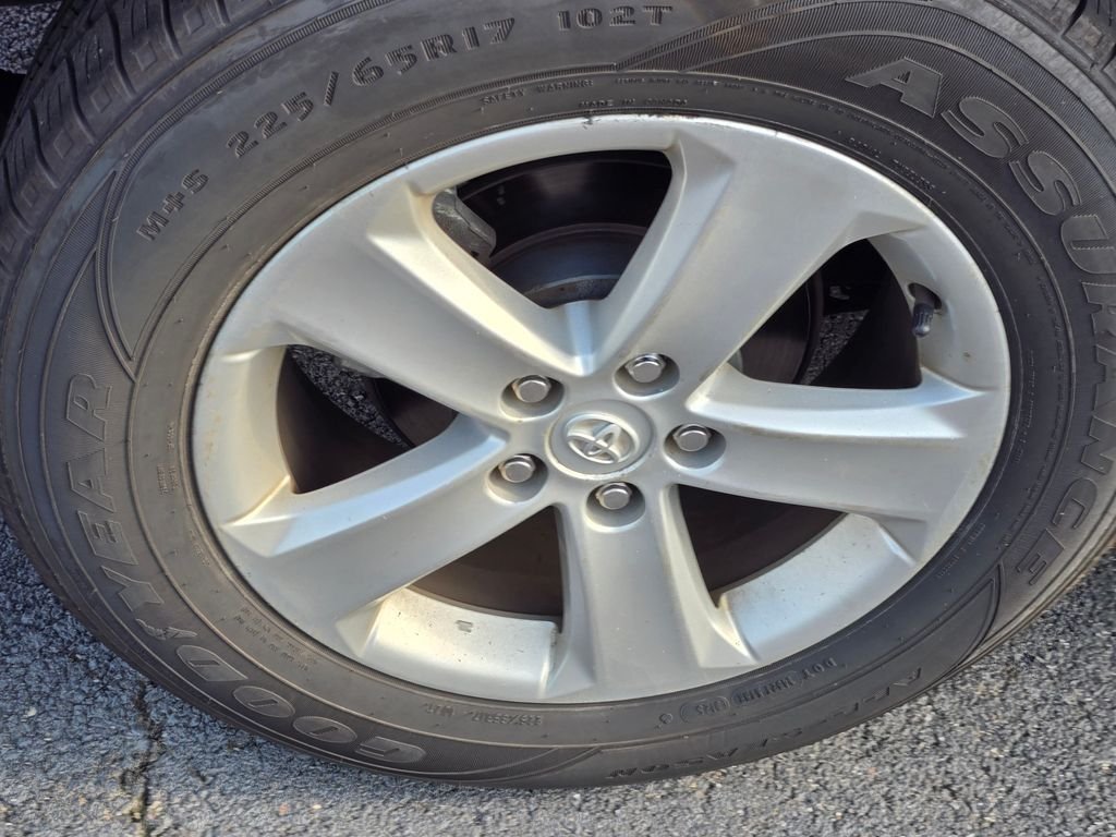 Used 2013 Red Toyota XLE image 9