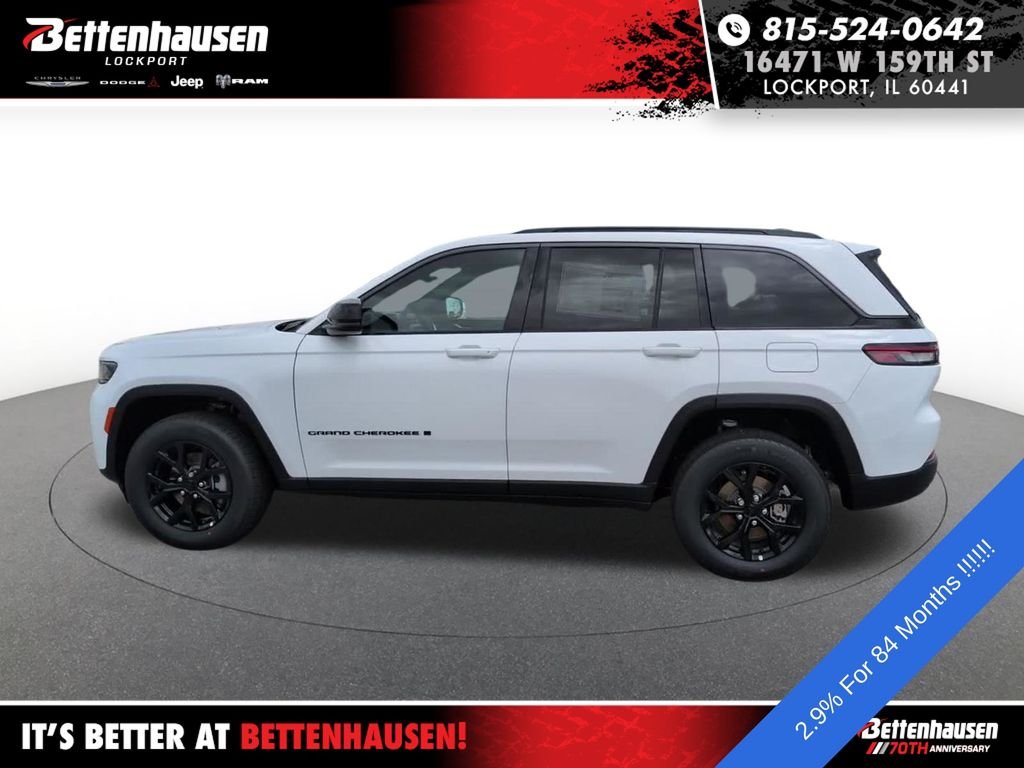 New 2026 White/off-white Jeep Laredo Altitude image 13