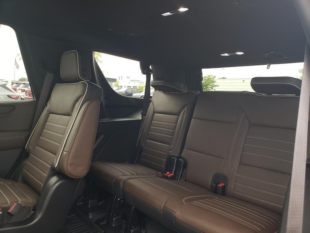 2026 GMC Yukon Denali Ultimate - Photo 14