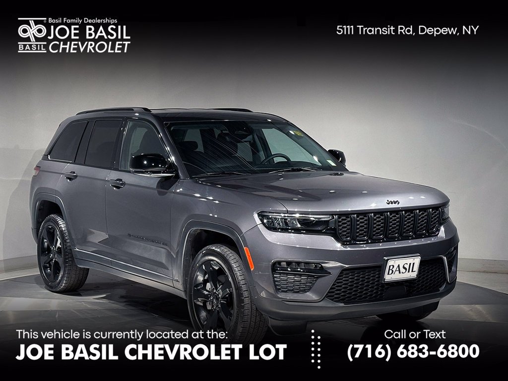 Used 2023 Gray Jeep Limited image 1