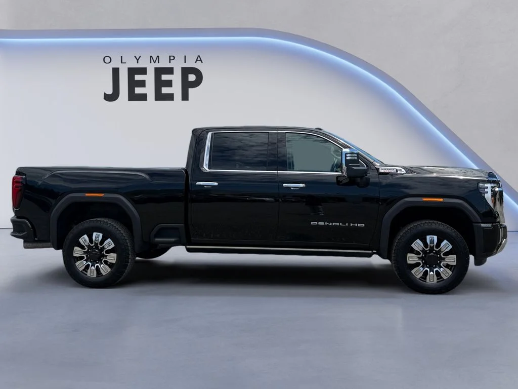 Used 2025 Black GMC Denali image 8