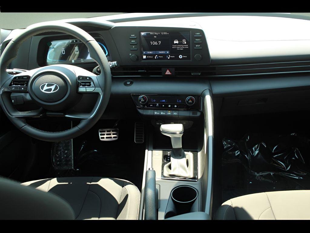 2025 Hyundai Elantra SEL - Photo 21