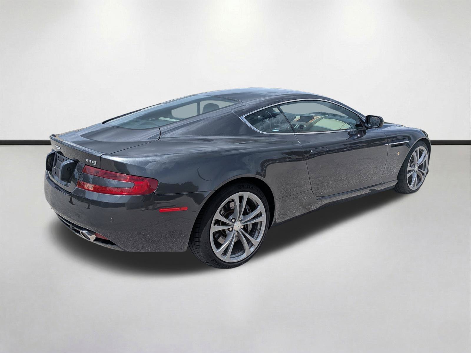 Used 2005 Snow Shadow Gray Aston Martin Base image 5