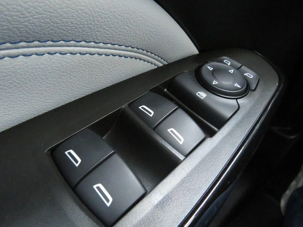 Used 2024 Summit White Chevrolet LT image 30