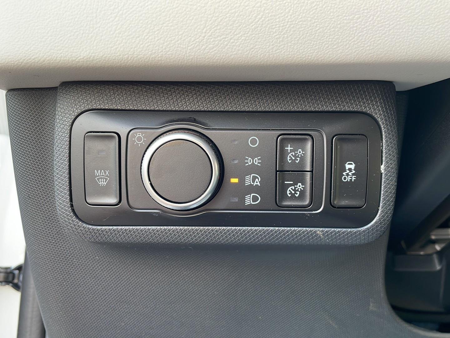 Used 2025 Star White Ford Premium image 14