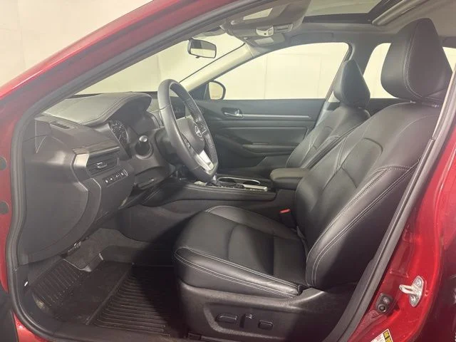 Used 2024 Red Nissan 2.5 SL image 11