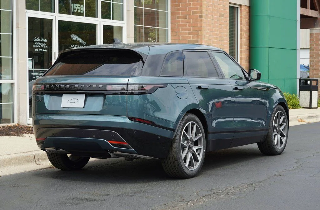 Certified Used 2026 Green Land Rover Dynamic SE image 5