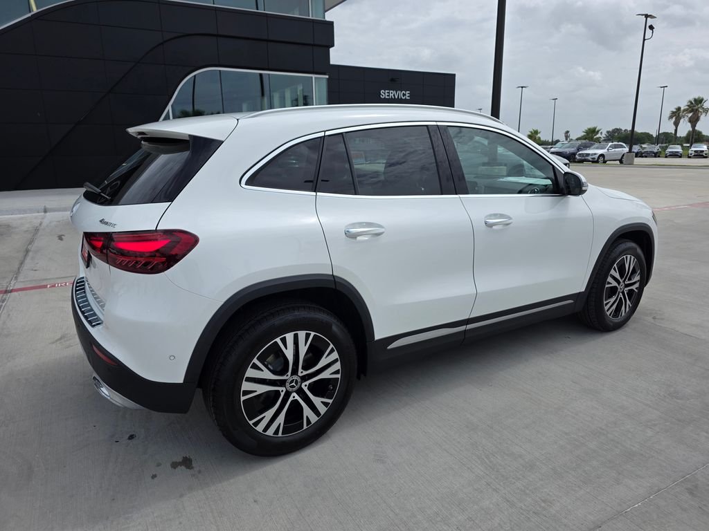 New 2026 Polar White Mercedes-Benz GLA 250 image 7