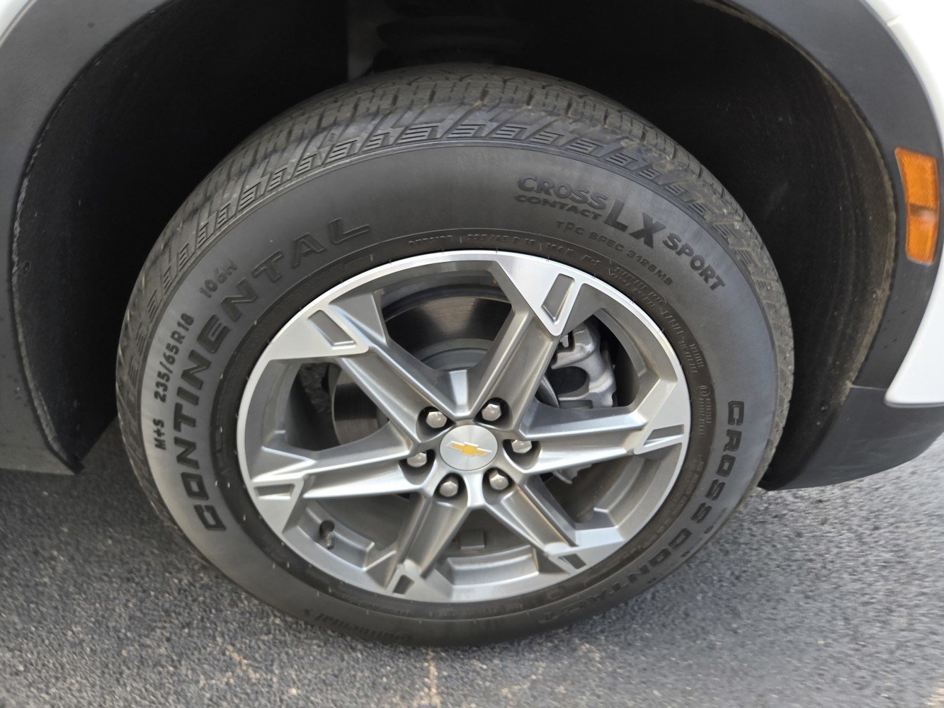 Used 2023 Summit White Chevrolet LT image 39