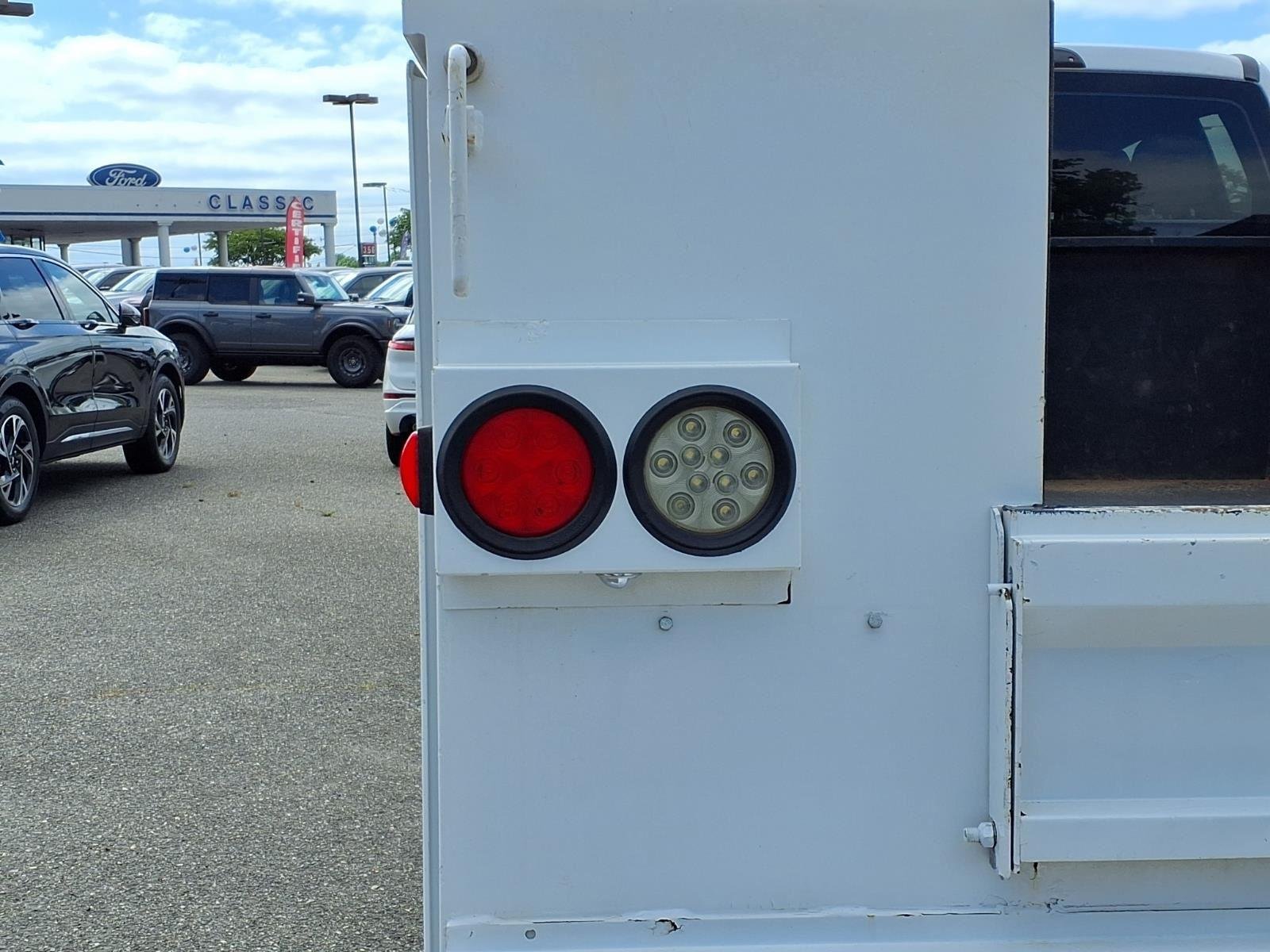 Used 2017  Ford XL image 15