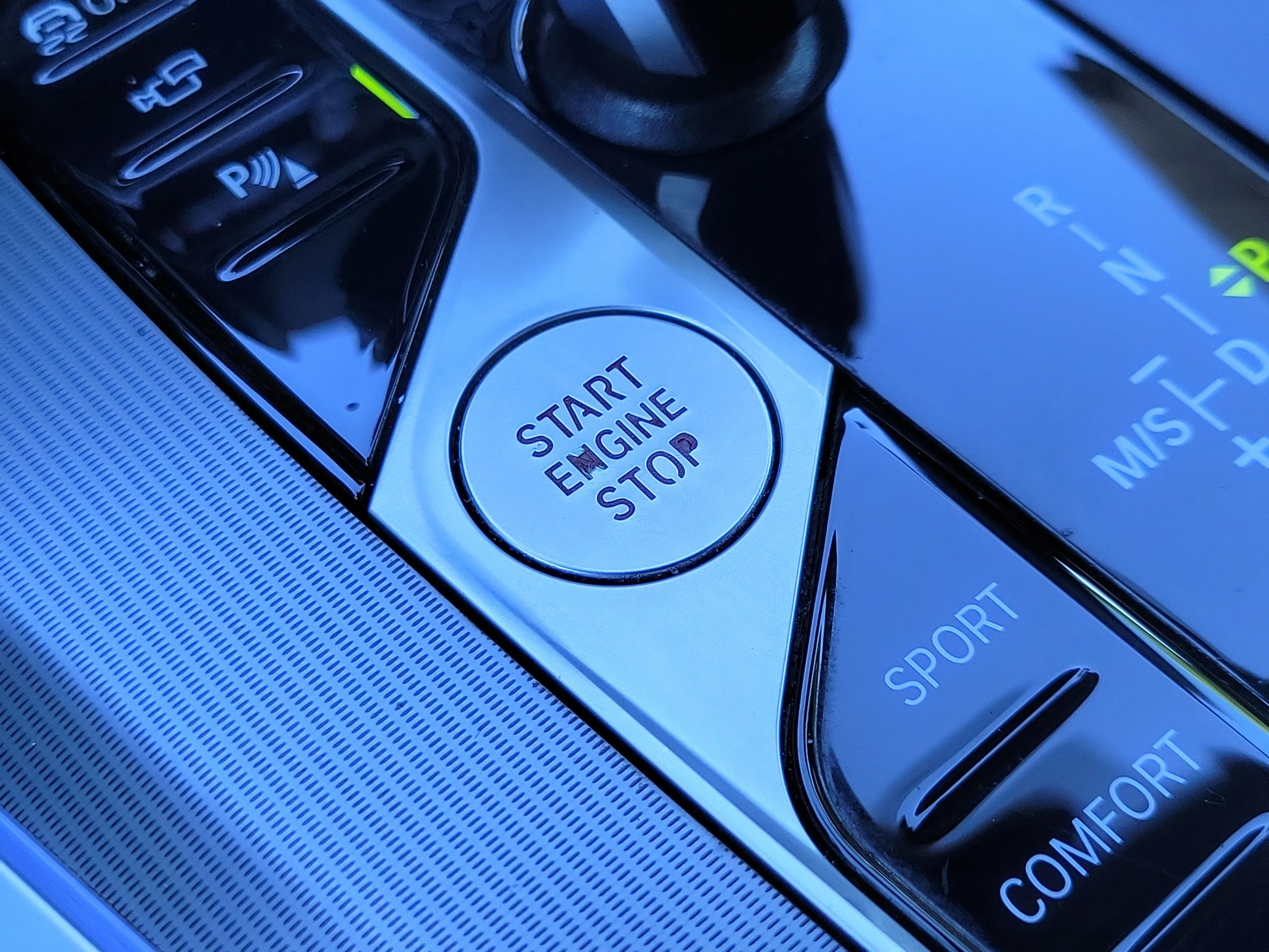 Used 2023 Mineral White Metallic BMW sDrive40i image 16