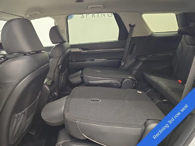 Used 2025 Hyper White Hyundai SEL image 17