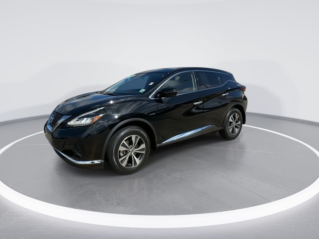 Used 2020 Black Nissan S image 4