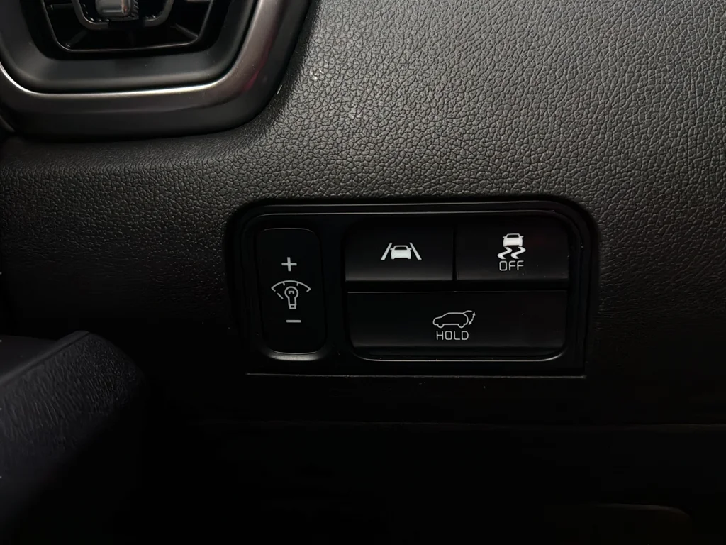 Used 2023 Glacial White Pearl Kia X-Line EX image 16