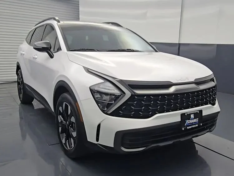 Used 2023 White Kia X-Line Sport Utility 4D image 1