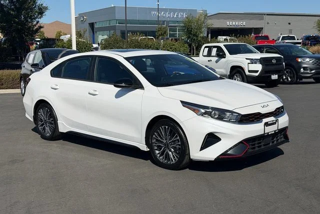 Used 2024  Kia GT-Line image 2