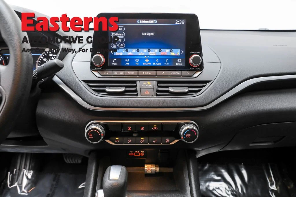 Used 2022 Gray Nissan 2.5 SV image 12