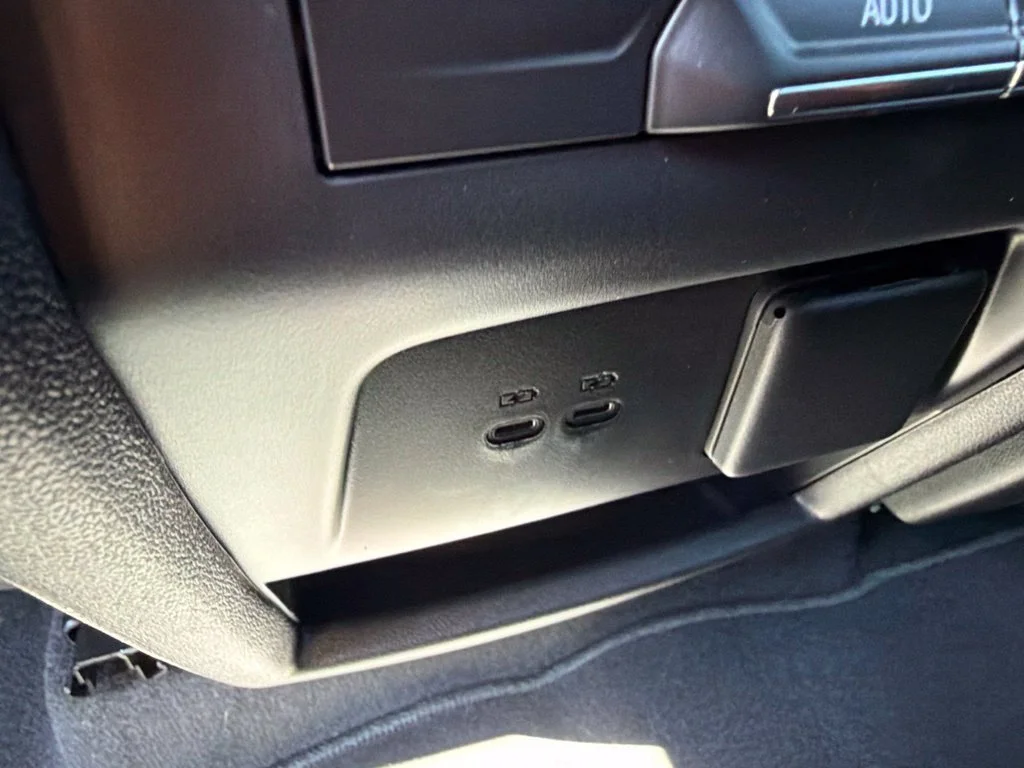 New 2027 Summit White GMC Elevation image 28