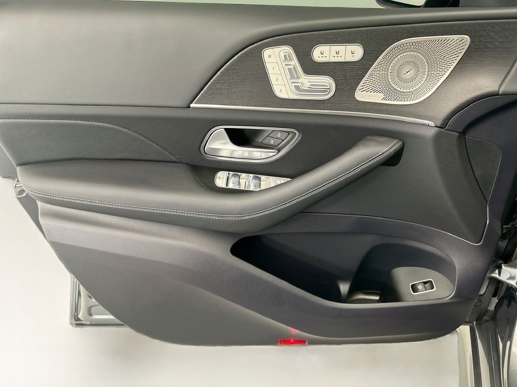 New 2026 Selenite Grey Metallic Mercedes-Benz GLS 450 image 23