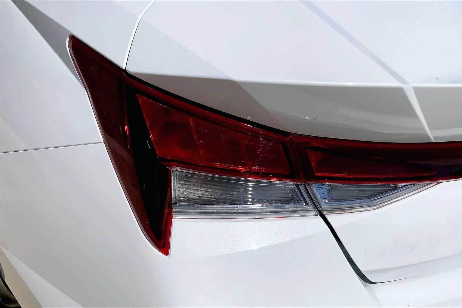 Used 2024 Serenity White Hyundai SEL image 28