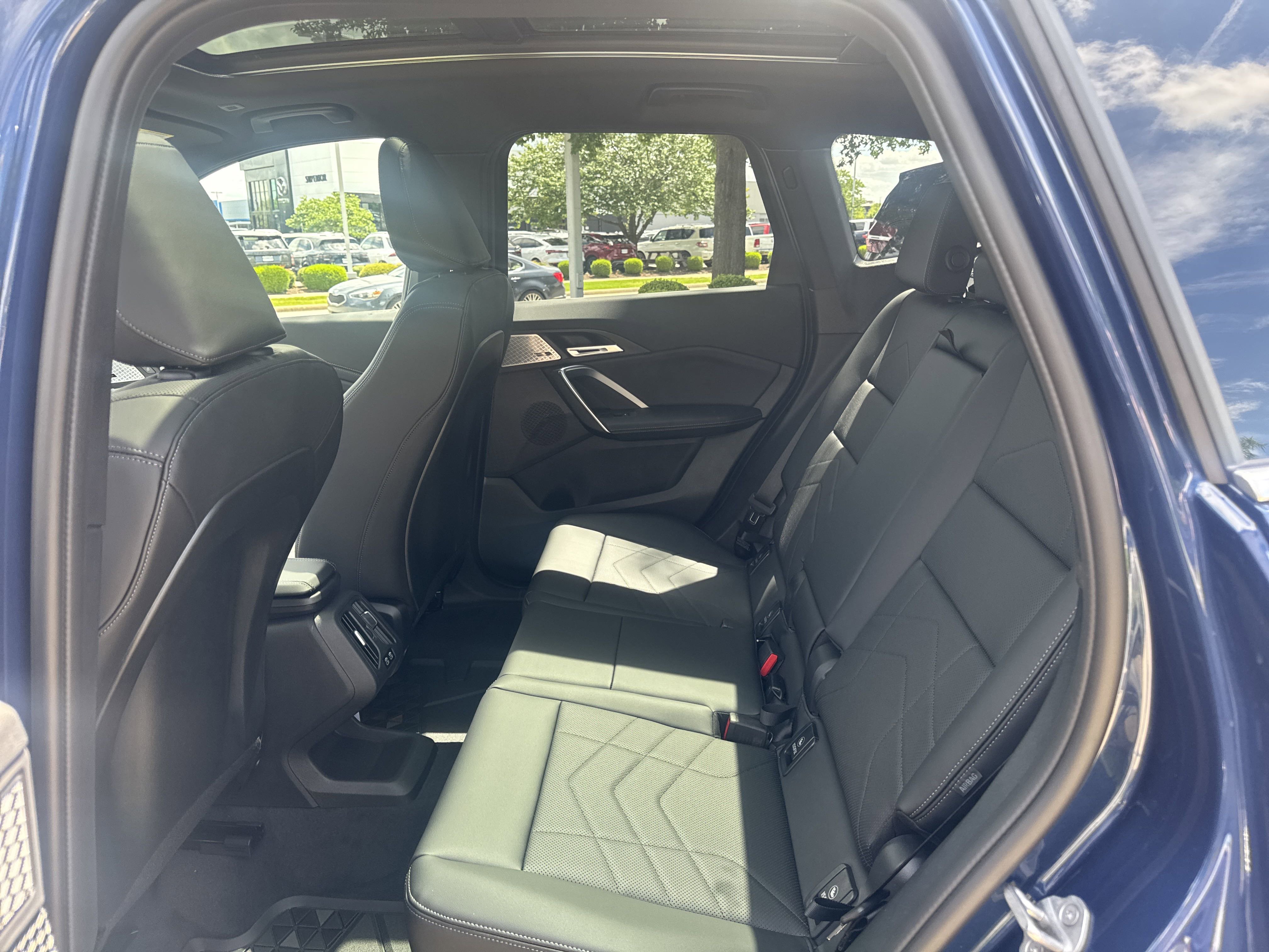 2025 BMW X1 28i - Photo 11