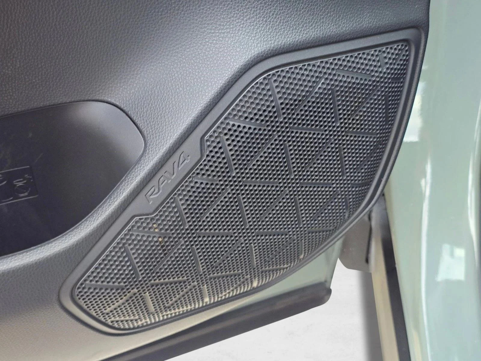 Used 2019 Lunar Rock Toyota XLE image 9