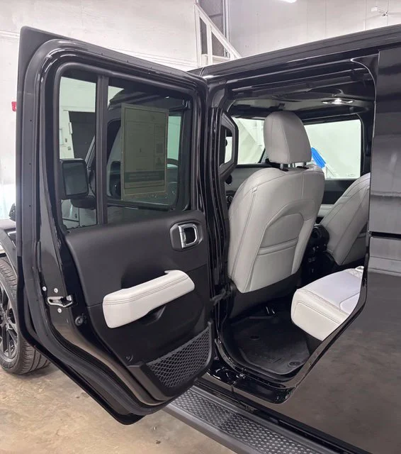 Used 2023 Black Jeep High Altitude image 23