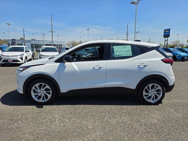 New 2027 Summit White Chevrolet LT image 9
