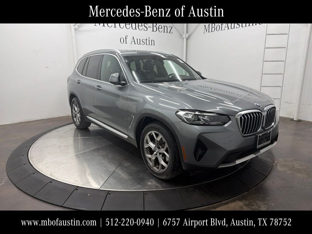 Used 2023 Gray BMW xDrive30i image 1