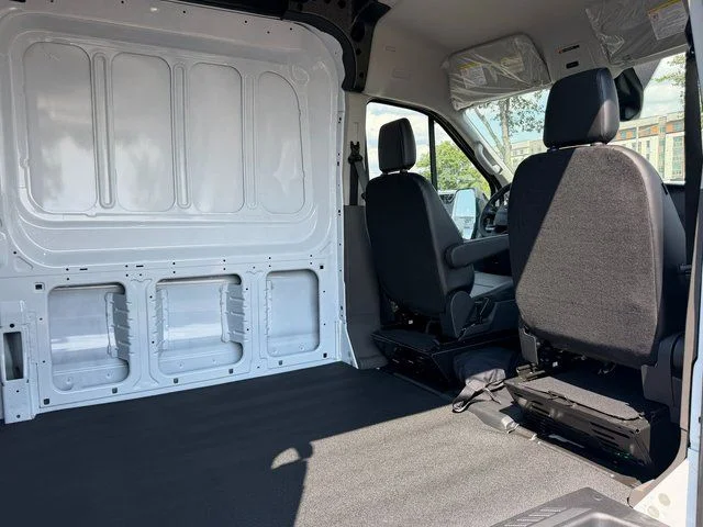 New 2026 Oxford White Ford Base image 13