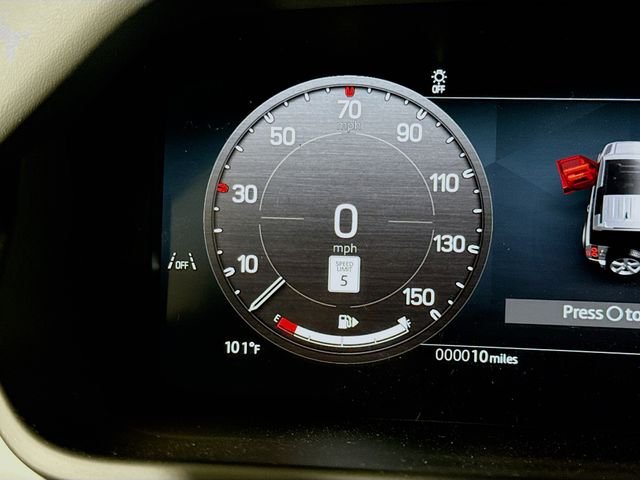 New 2026 Santorini Black Land Rover X-Dynamic SE image 13