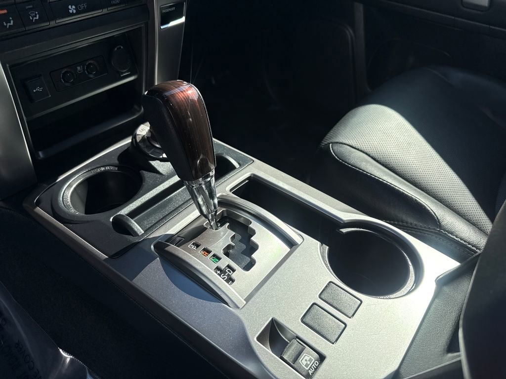 Used 2024  Toyota Limited image 24