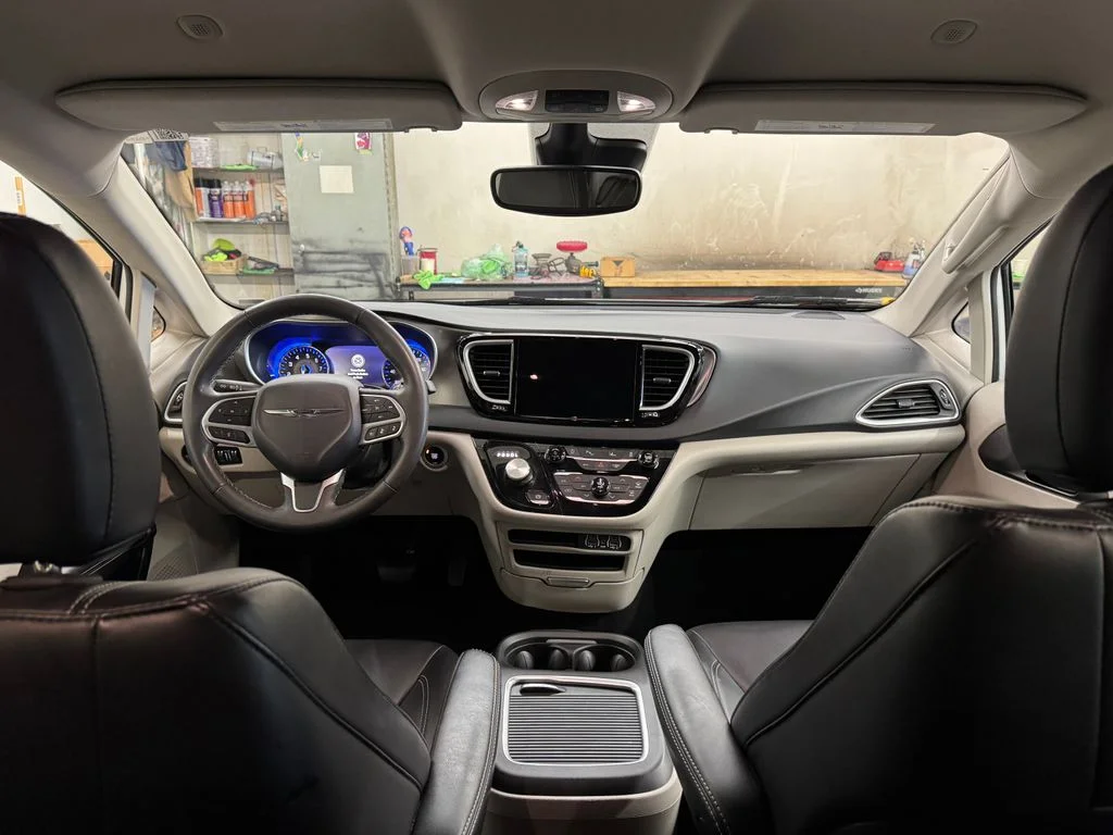 Used 2023 White Chrysler Touring L image 27