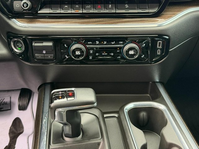 Used 2024 Summit White Chevrolet LT Trail Boss image 15