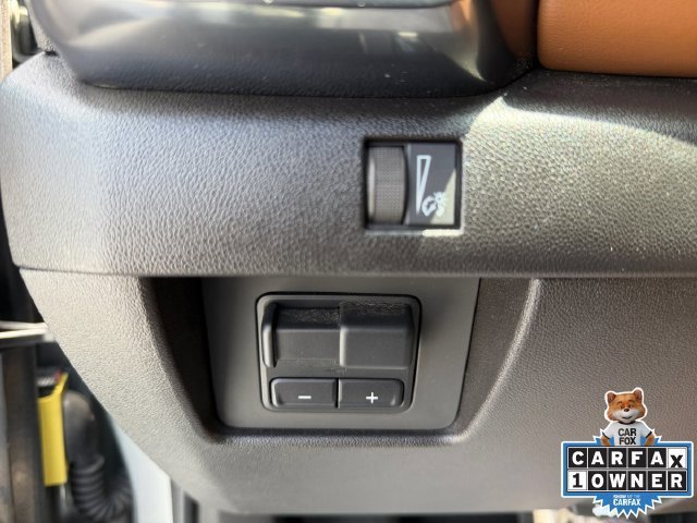 Used 2025 Sterling Metallic GMC AT4 image 10