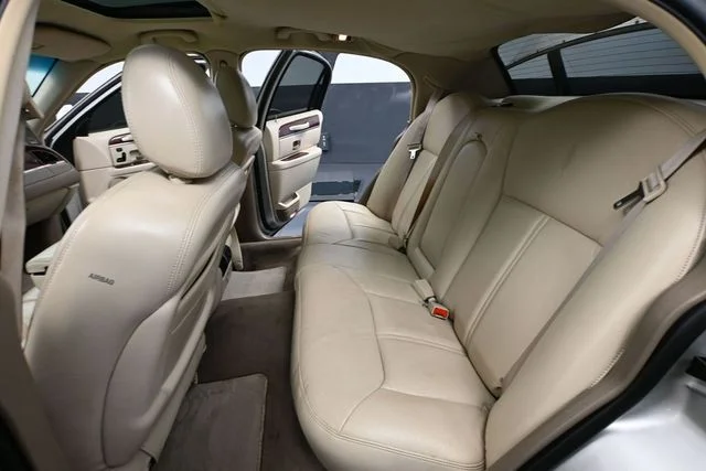 2004 Lincoln Town Car Ultimate - Photo 31