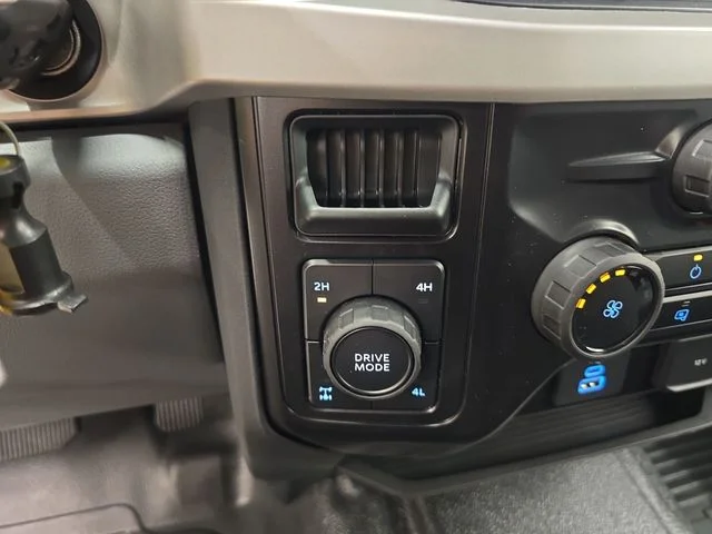 New 2026 Oxford White Ford F-250® XL image 32