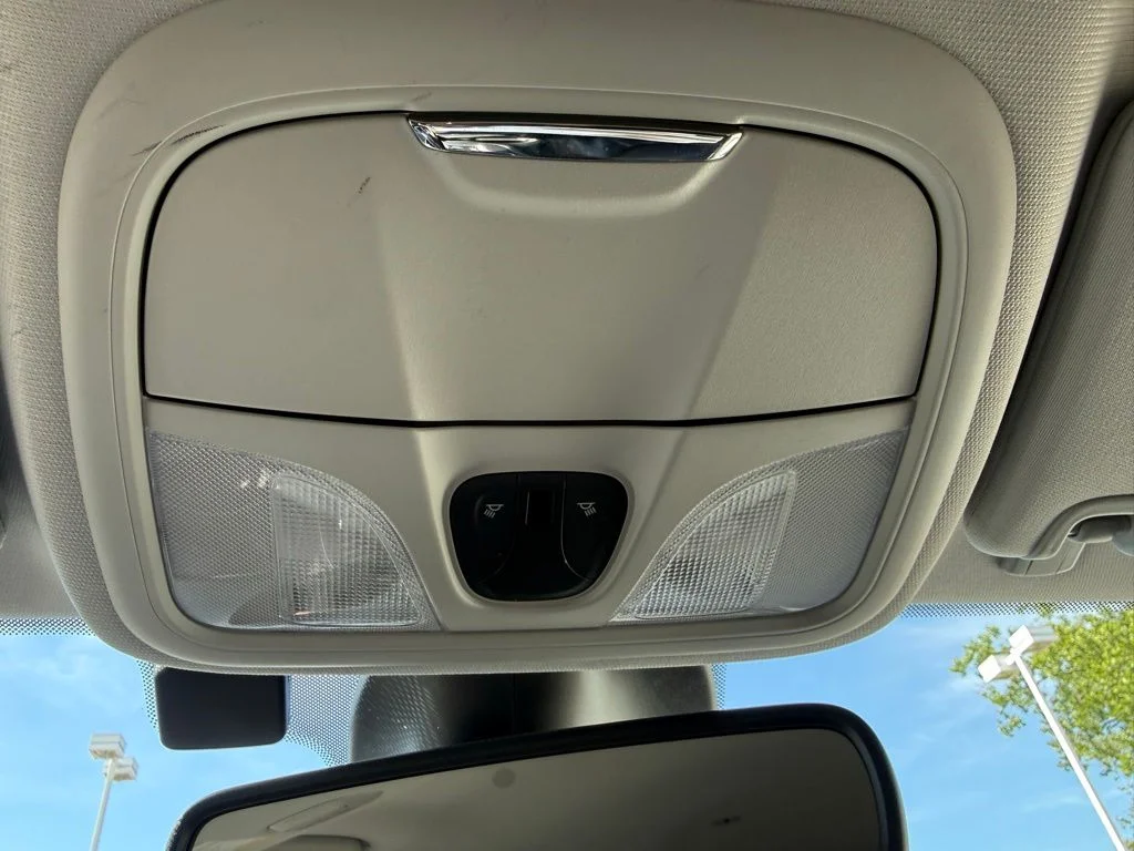 Used 2022 Gray Jeep Latitude Lux image 26
