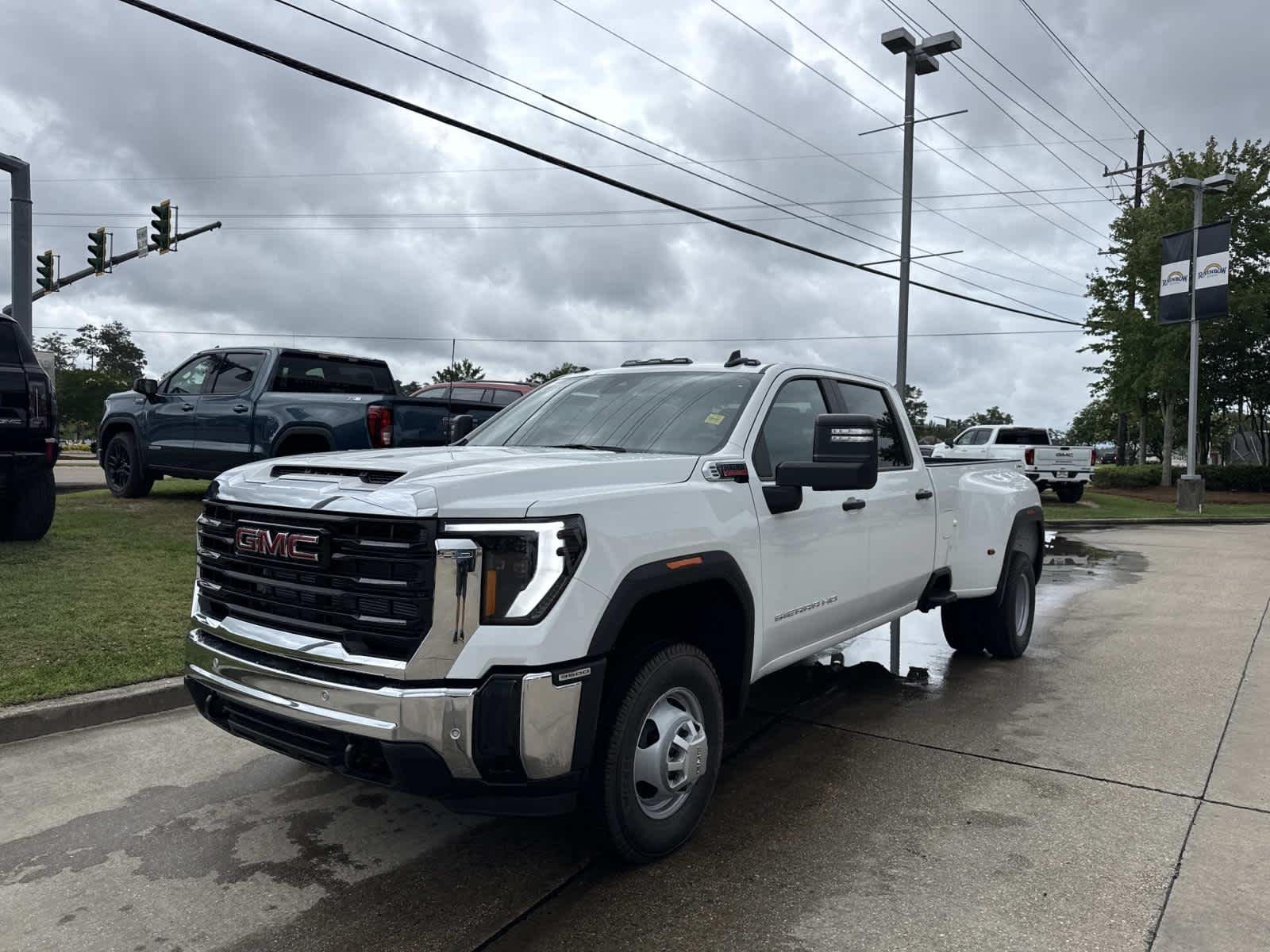 New 2026 Summit White GMC Pro DRW image 3